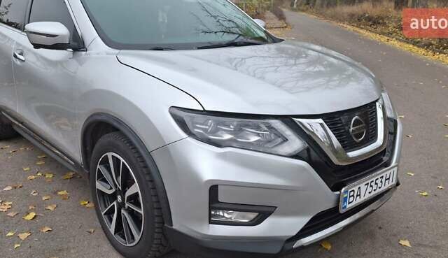 Серый Ниссан Rogue, объемом двигателя 2.49 л и пробегом 115 тыс. км за 16500 $, фото 6 на Automoto.ua