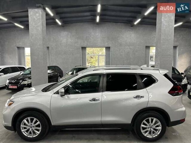 Серый Ниссан Rogue, объемом двигателя 2.5 л и пробегом 125 тыс. км за 15499 $, фото 3 на Automoto.ua
