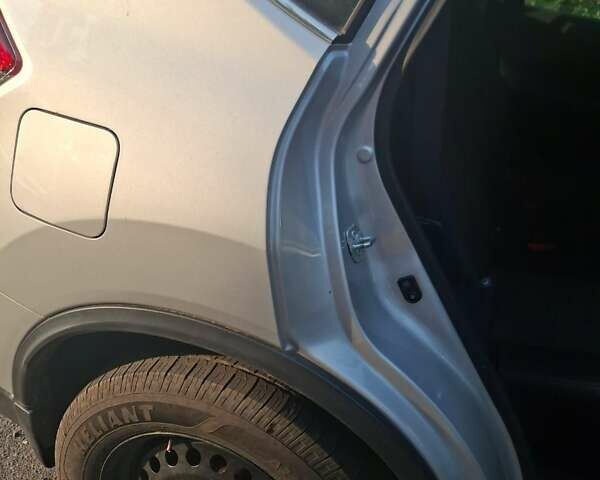 Серый Ниссан Rogue, объемом двигателя 2.5 л и пробегом 160 тыс. км за 15700 $, фото 1 на Automoto.ua