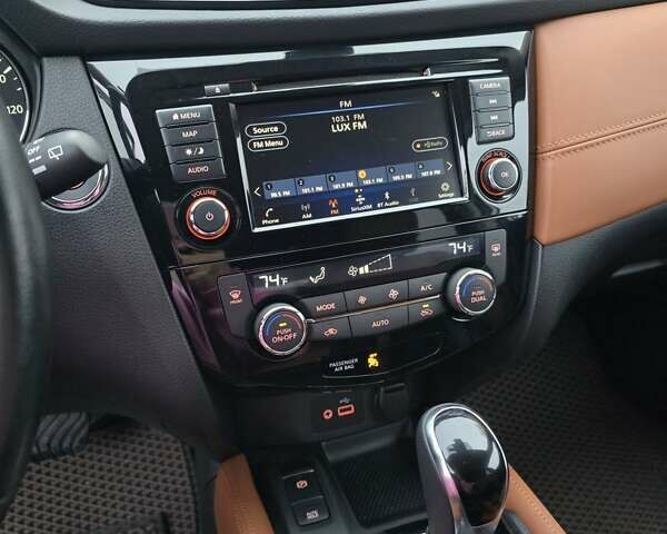 Серый Ниссан Rogue, объемом двигателя 2.49 л и пробегом 100 тыс. км за 17300 $, фото 15 на Automoto.ua