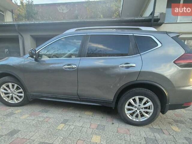 Серый Ниссан Rogue, объемом двигателя 2.49 л и пробегом 72 тыс. км за 15200 $, фото 2 на Automoto.ua