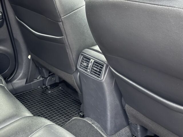 Серый Ниссан Rogue, объемом двигателя 2.5 л и пробегом 70 тыс. км за 14800 $, фото 11 на Automoto.ua