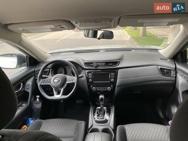 Серый Ниссан Rogue, объемом двигателя 2.5 л и пробегом 116 тыс. км за 16300 $, фото 4 на Automoto.ua