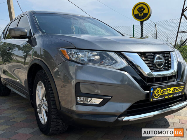Серый Ниссан Rogue, объемом двигателя 2.5 л и пробегом 106 тыс. км за 14000 $, фото 8 на Automoto.ua