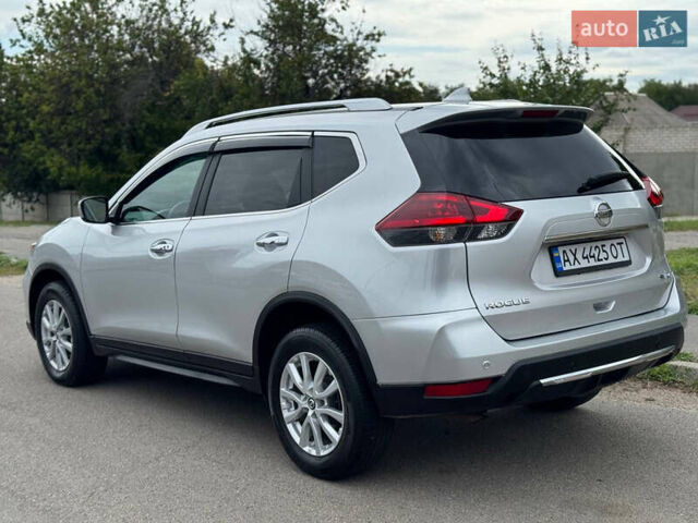 Сірий Ніссан Rogue, об'ємом двигуна 2.49 л та пробігом 61 тис. км за 16800 $, фото 4 на Automoto.ua