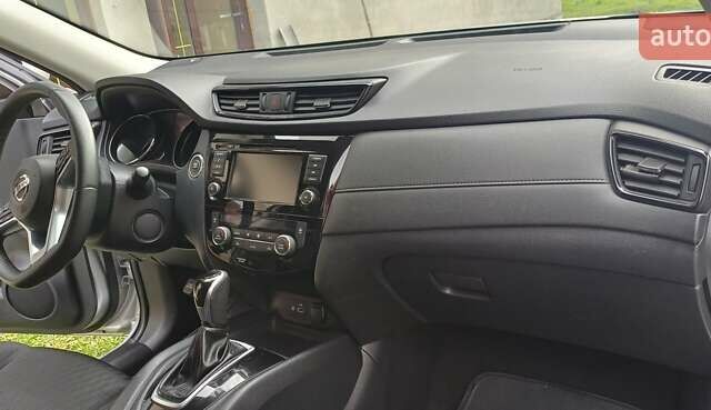 Сірий Ніссан Rogue, об'ємом двигуна 2.49 л та пробігом 185 тис. км за 16500 $, фото 2 на Automoto.ua
