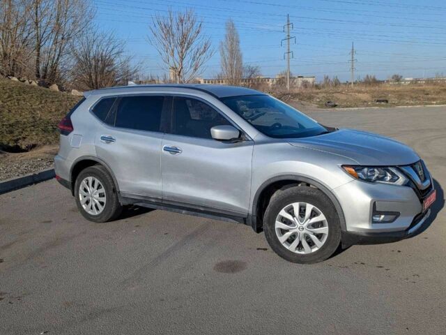 Серый Ниссан Rogue, объемом двигателя 2.5 л и пробегом 109 тыс. км за 13990 $, фото 6 на Automoto.ua