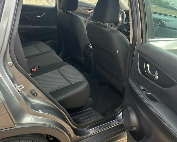 Сірий Ніссан Rogue, об'ємом двигуна 2.49 л та пробігом 120 тис. км за 14000 $, фото 17 на Automoto.ua