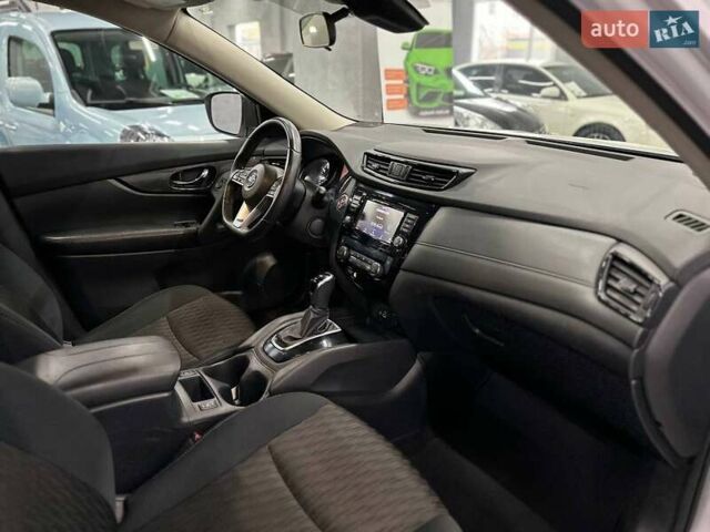 Серый Ниссан Rogue, объемом двигателя 2.5 л и пробегом 125 тыс. км за 15499 $, фото 17 на Automoto.ua