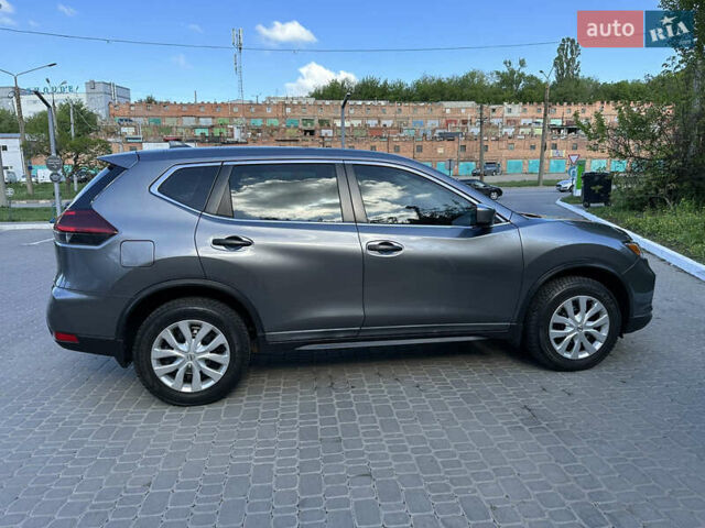 Серый Ниссан Rogue, объемом двигателя 2.5 л и пробегом 107 тыс. км за 15200 $, фото 8 на Automoto.ua