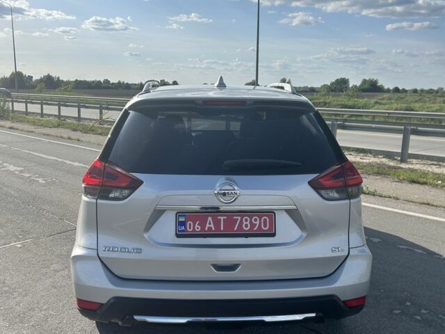 Серый Ниссан Rogue, объемом двигателя 2.49 л и пробегом 112 тыс. км за 15700 $, фото 3 на Automoto.ua