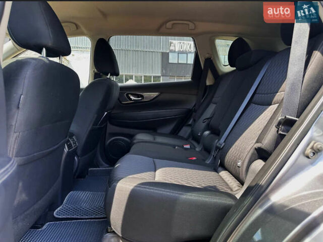 Серый Ниссан Rogue, объемом двигателя 2.49 л и пробегом 102 тыс. км за 14400 $, фото 2 на Automoto.ua