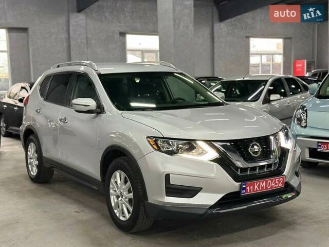 Серый Ниссан Rogue, объемом двигателя 2.5 л и пробегом 125 тыс. км за 15499 $, фото 9 на Automoto.ua