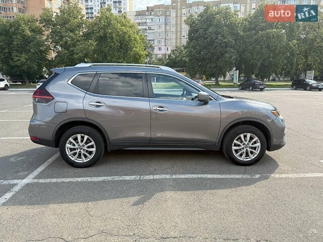 Серый Ниссан Rogue, объемом двигателя 2.49 л и пробегом 110 тыс. км за 17000 $, фото 5 на Automoto.ua