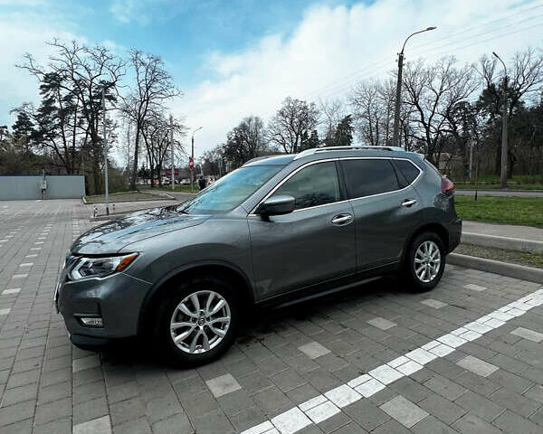 Серый Ниссан Rogue, объемом двигателя 2.49 л и пробегом 139 тыс. км за 15200 $, фото 4 на Automoto.ua