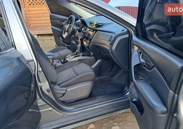 Серый Ниссан Rogue, объемом двигателя 2.49 л и пробегом 70 тыс. км за 15555 $, фото 17 на Automoto.ua