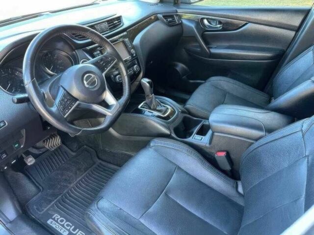 Сірий Ніссан Rogue, об'ємом двигуна 2 л та пробігом 88 тис. км за 2018 $, фото 12 на Automoto.ua