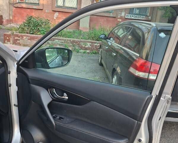 Серый Ниссан Rogue, объемом двигателя 2.5 л и пробегом 160 тыс. км за 15700 $, фото 12 на Automoto.ua