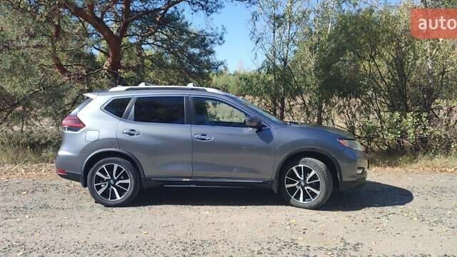 Серый Ниссан Rogue, объемом двигателя 2.49 л и пробегом 115 тыс. км за 15200 $, фото 9 на Automoto.ua