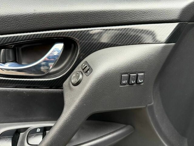 Серый Ниссан Rogue, объемом двигателя 2.5 л и пробегом 170 тыс. км за 12999 $, фото 8 на Automoto.ua