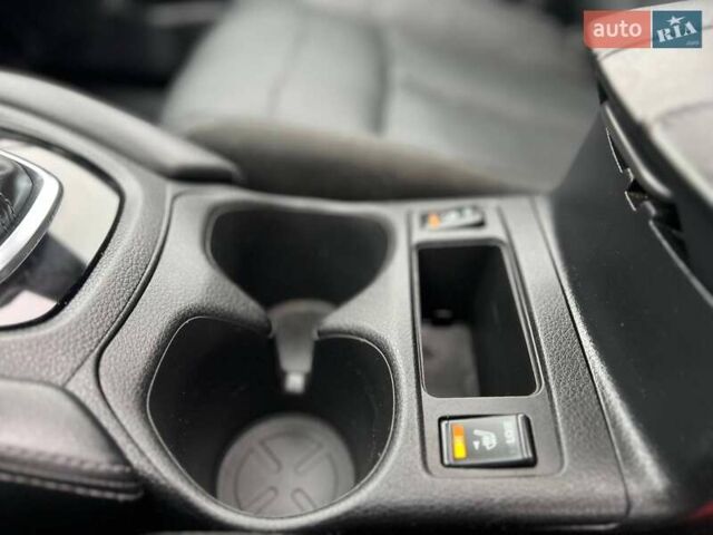 Серый Ниссан Rogue, объемом двигателя 2.49 л и пробегом 127 тыс. км за 16500 $, фото 21 на Automoto.ua