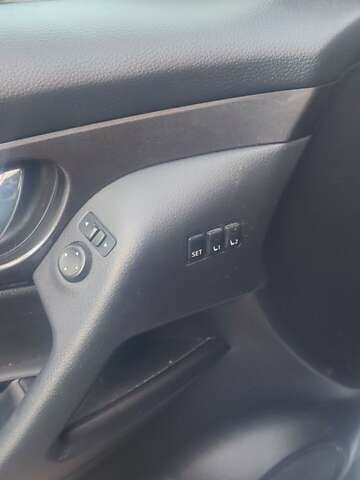 Серый Ниссан Rogue, объемом двигателя 2.49 л и пробегом 78 тыс. км за 17200 $, фото 14 на Automoto.ua