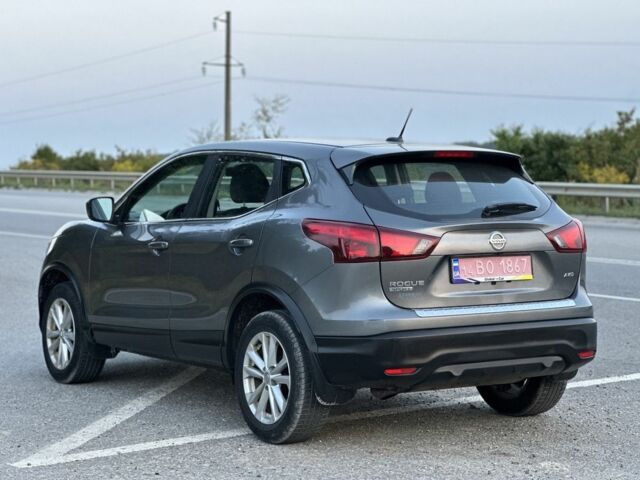 Серый Ниссан Rogue, объемом двигателя 2 л и пробегом 181 тыс. км за 12900 $, фото 3 на Automoto.ua