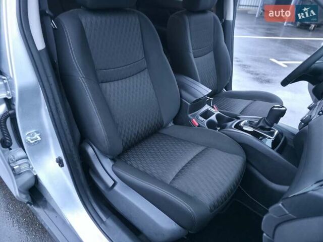 Серый Ниссан Rogue, объемом двигателя 2.49 л и пробегом 189 тыс. км за 13800 $, фото 26 на Automoto.ua