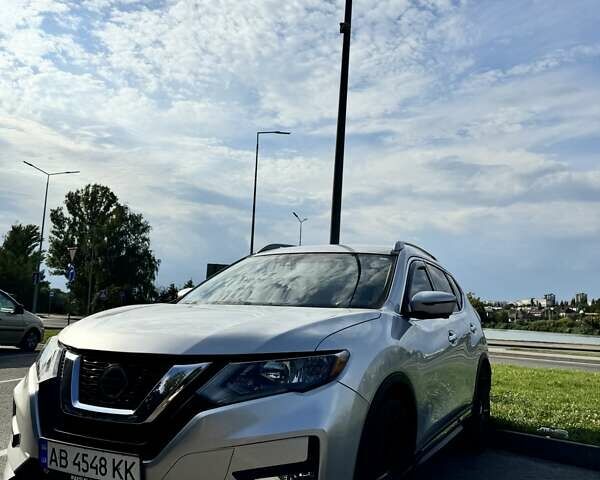 Сірий Ніссан Rogue, об'ємом двигуна 2.49 л та пробігом 250 тис. км за 13300 $, фото 5 на Automoto.ua