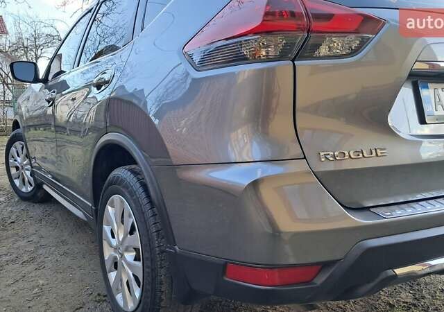 Серый Ниссан Rogue, объемом двигателя 2.49 л и пробегом 70 тыс. км за 15555 $, фото 5 на Automoto.ua