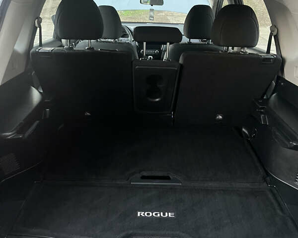 Сірий Ніссан Rogue, об'ємом двигуна 2.49 л та пробігом 120 тис. км за 14000 $, фото 26 на Automoto.ua
