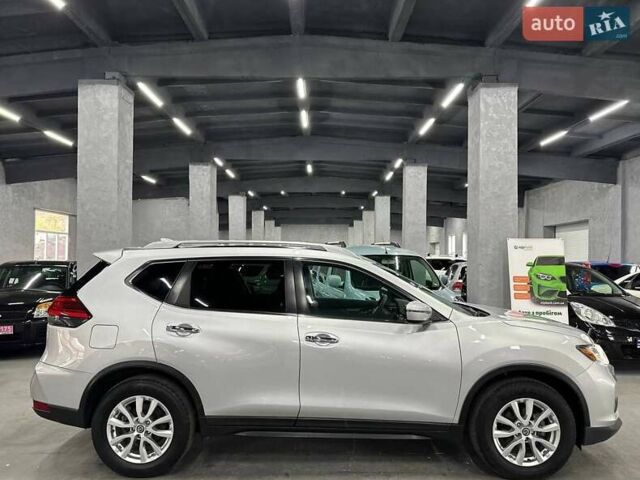 Серый Ниссан Rogue, объемом двигателя 2.5 л и пробегом 125 тыс. км за 15499 $, фото 7 на Automoto.ua