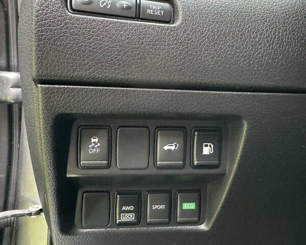 Сірий Ніссан Rogue, об'ємом двигуна 2.49 л та пробігом 72 тис. км за 13000 $, фото 13 на Automoto.ua