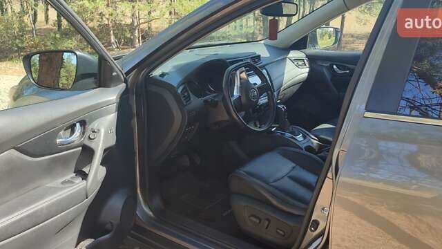 Серый Ниссан Rogue, объемом двигателя 2.49 л и пробегом 115 тыс. км за 15200 $, фото 25 на Automoto.ua