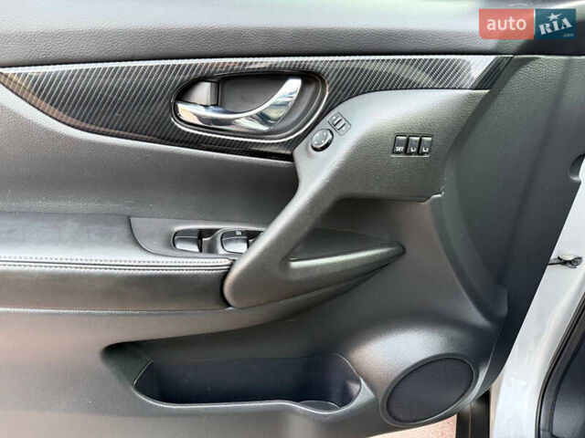 Сірий Ніссан Rogue, об'ємом двигуна 2.49 л та пробігом 87 тис. км за 17500 $, фото 13 на Automoto.ua