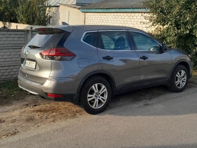 Серый Ниссан Rogue, объемом двигателя 2.5 л и пробегом 150 тыс. км за 14500 $, фото 2 на Automoto.ua
