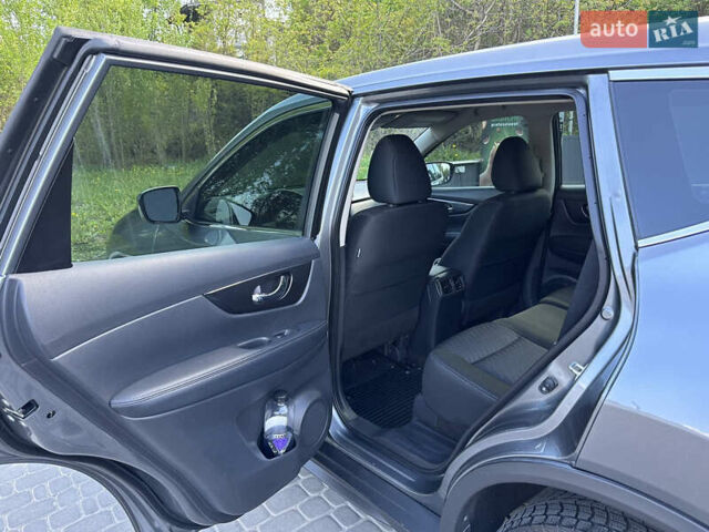 Серый Ниссан Rogue, объемом двигателя 2.5 л и пробегом 107 тыс. км за 15200 $, фото 13 на Automoto.ua