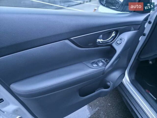 Серый Ниссан Rogue, объемом двигателя 2.49 л и пробегом 189 тыс. км за 13800 $, фото 21 на Automoto.ua