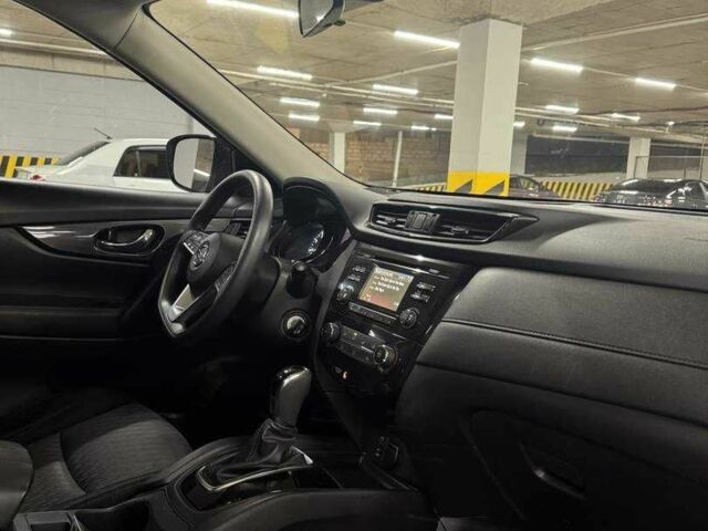 Серый Ниссан Rogue, объемом двигателя 2.5 л и пробегом 134 тыс. км за 13000 $, фото 7 на Automoto.ua