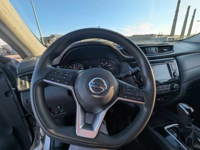 Серый Ниссан Rogue, объемом двигателя 2.5 л и пробегом 109 тыс. км за 13990 $, фото 11 на Automoto.ua