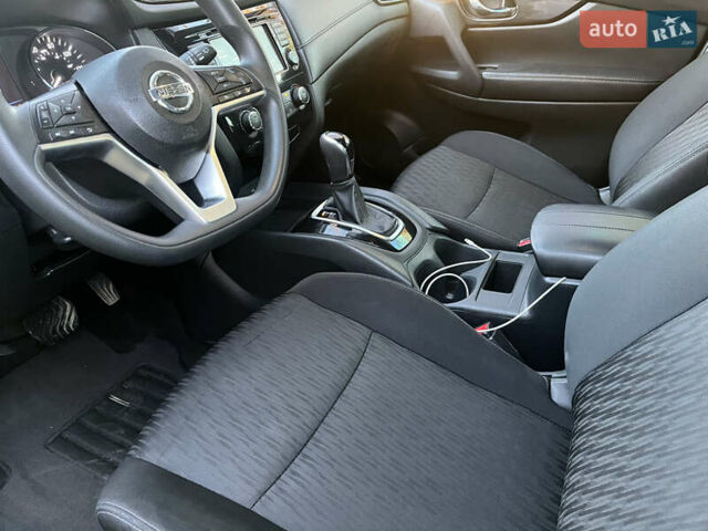 Серый Ниссан Rogue, объемом двигателя 2.49 л и пробегом 115 тыс. км за 12800 $, фото 60 на Automoto.ua