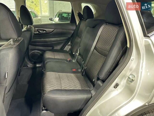 Серый Ниссан Rogue, объемом двигателя 2.5 л и пробегом 125 тыс. км за 15499 $, фото 15 на Automoto.ua