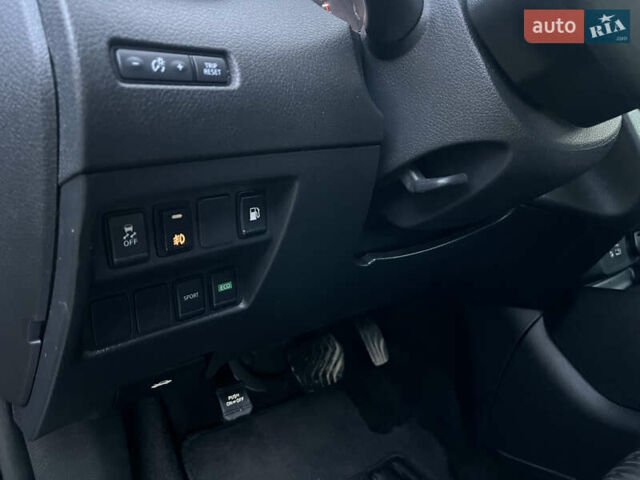 Серый Ниссан Rogue, объемом двигателя 2.49 л и пробегом 115 тыс. км за 12800 $, фото 56 на Automoto.ua