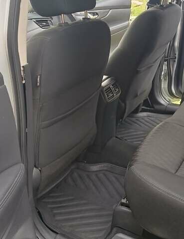 Сірий Ніссан Rogue, об'ємом двигуна 2.49 л та пробігом 185 тис. км за 16500 $, фото 9 на Automoto.ua