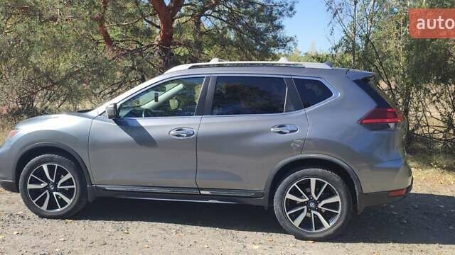 Серый Ниссан Rogue, объемом двигателя 2.49 л и пробегом 115 тыс. км за 15200 $, фото 5 на Automoto.ua