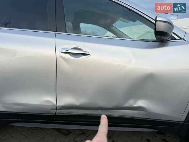 Сірий Ніссан Rogue, об'ємом двигуна 2.5 л та пробігом 261 тис. км за 10500 $, фото 8 на Automoto.ua