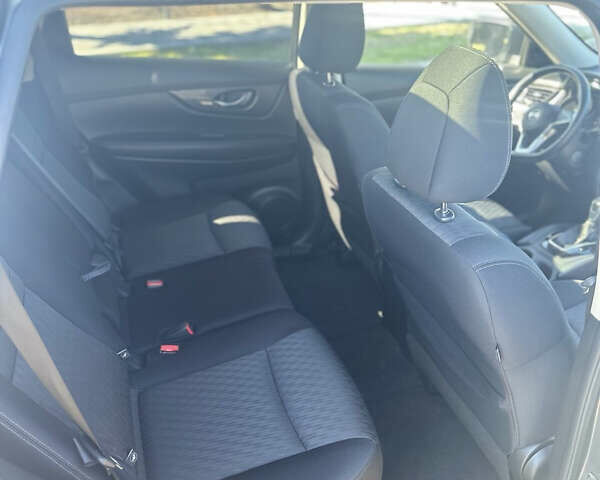 Серый Ниссан Rogue, объемом двигателя 2.49 л и пробегом 74 тыс. км за 16999 $, фото 10 на Automoto.ua