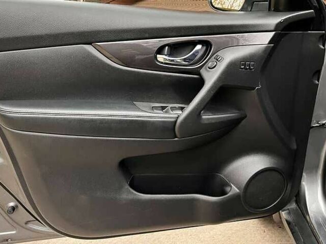 Серый Ниссан Rogue, объемом двигателя 2.5 л и пробегом 101 тыс. км за 11800 $, фото 5 на Automoto.ua