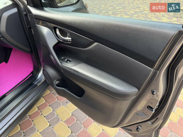 Сірий Ніссан Rogue, об'ємом двигуна 2.49 л та пробігом 61 тис. км за 17000 $, фото 27 на Automoto.ua