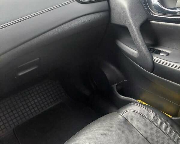 Серый Ниссан Rogue, объемом двигателя 2.49 л и пробегом 134 тыс. км за 15600 $, фото 18 на Automoto.ua